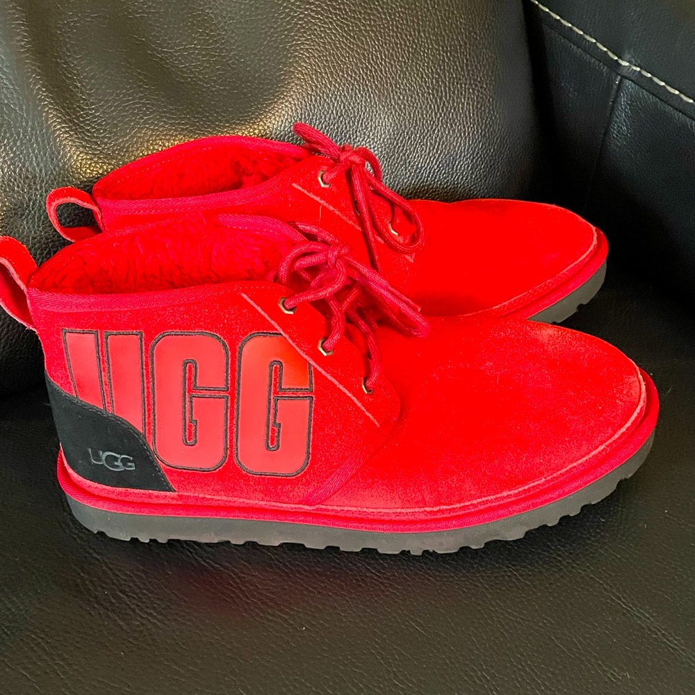 Men’s Uggs  boots red comfy
